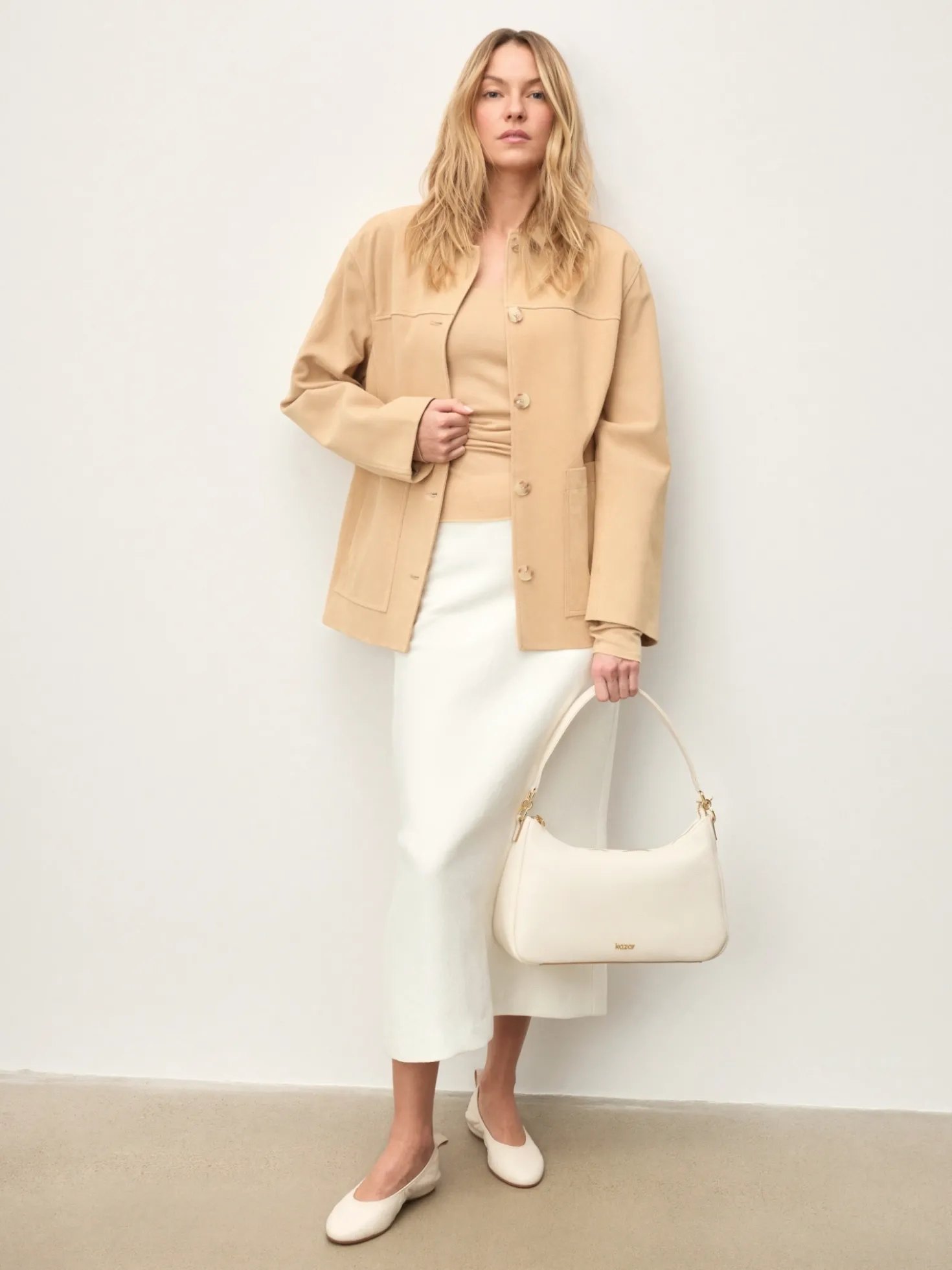 Baleriny off white ze złotym monogramem
