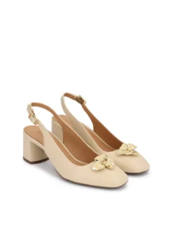 Beżowe czółenka slingback ze skóry naturalnej z biżuteryjną ozdobą