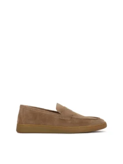 Beżowe zamszowe loafersy na podeszwie typu sneakers