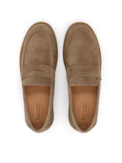 Beżowe zamszowe loafersy na podeszwie typu sneakers