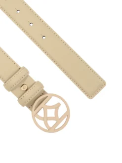 Beżowy pasek z dużą klamrą w kształcie monogramu KAZAR