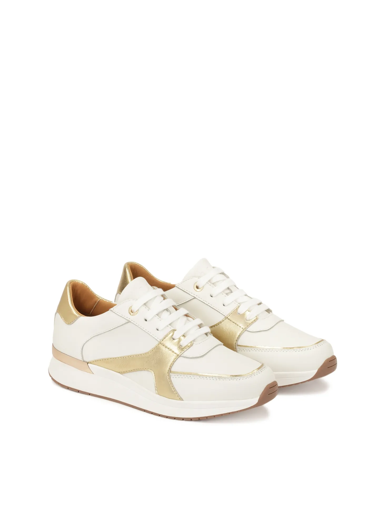 Białe sneakersy ze złotą wstawką