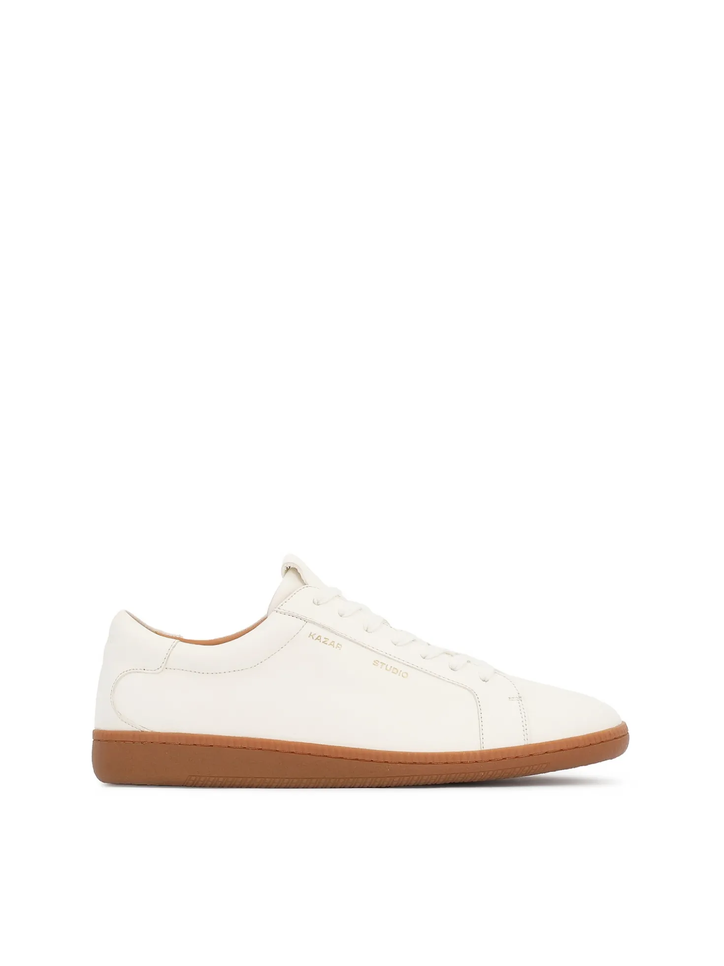Białe sneakersy z niską cholewką