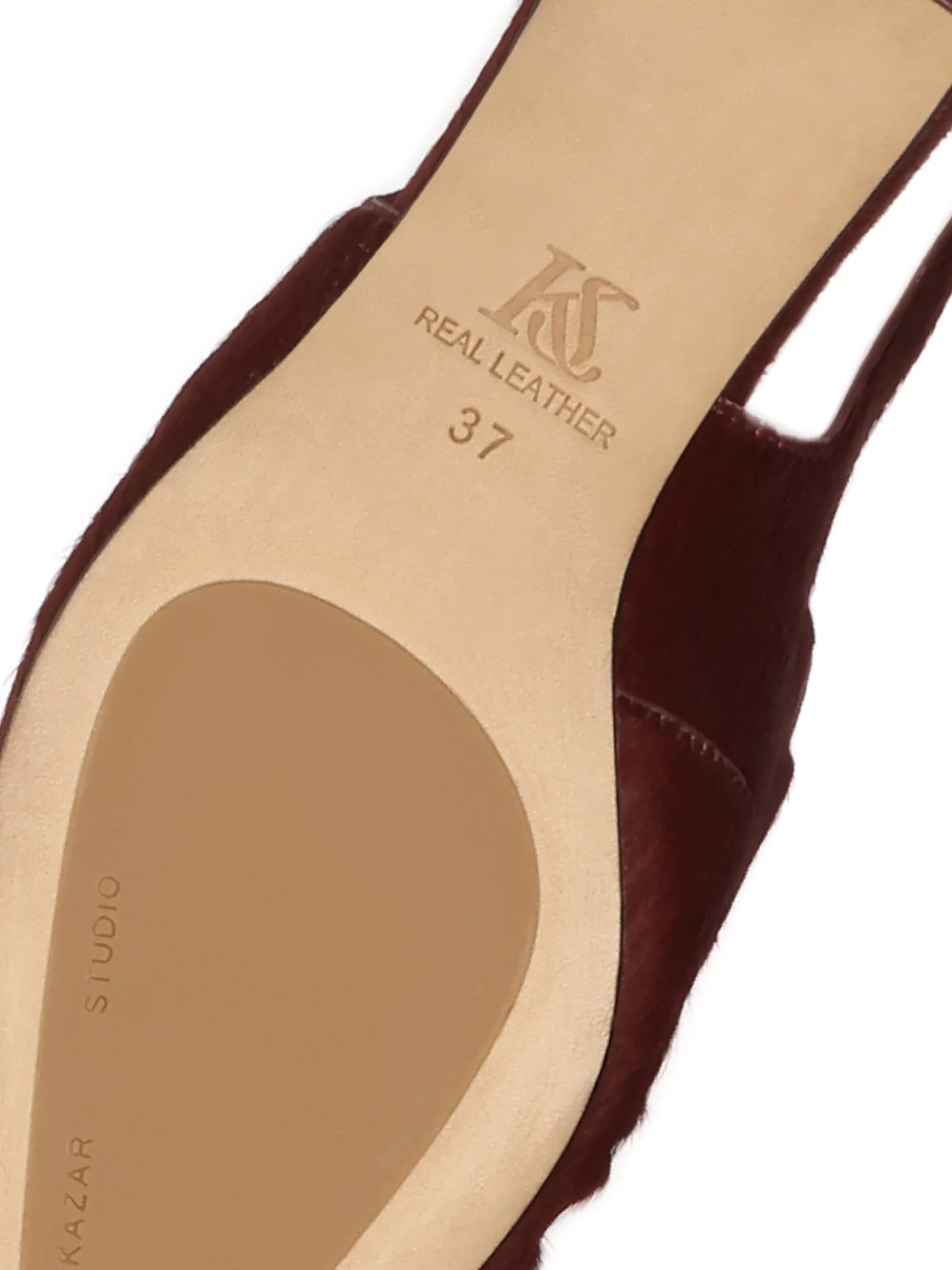 Bordowe czółenka slingback z włosiem