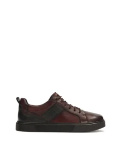 Bordowe sneakersy z perforowaną cholewką