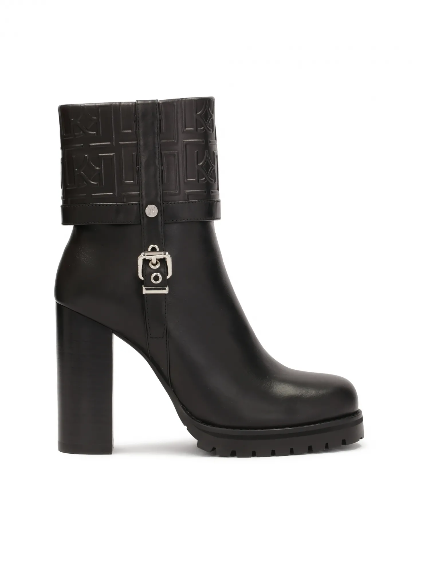Botki z wywiniętą zdobioną cholewką