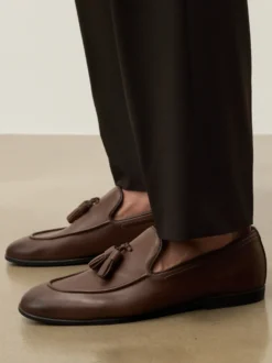 Brązowe loafersy ze skóry naturalnej z chwostami i żeglarskim wiązaniem