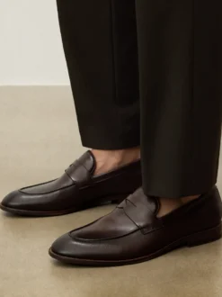 Brązowe loafersy ze zdobioną cholewką