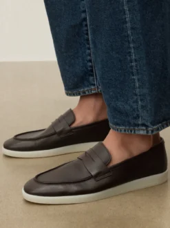 Brązowe skórzane loafersy na podeszwie typu sneakers