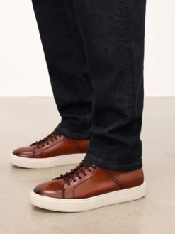 Brązowe sneakersy z wysoką cholewką na wiązanie