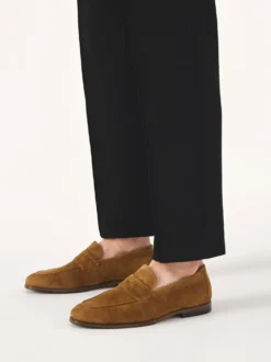 Brązowe zamszowe loafersy minimal