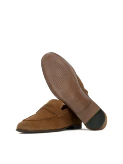 Brązowe zamszowe loafersy z Limitowej Kolekcji