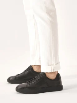 Czarne casualowe sneakersy ze skóry