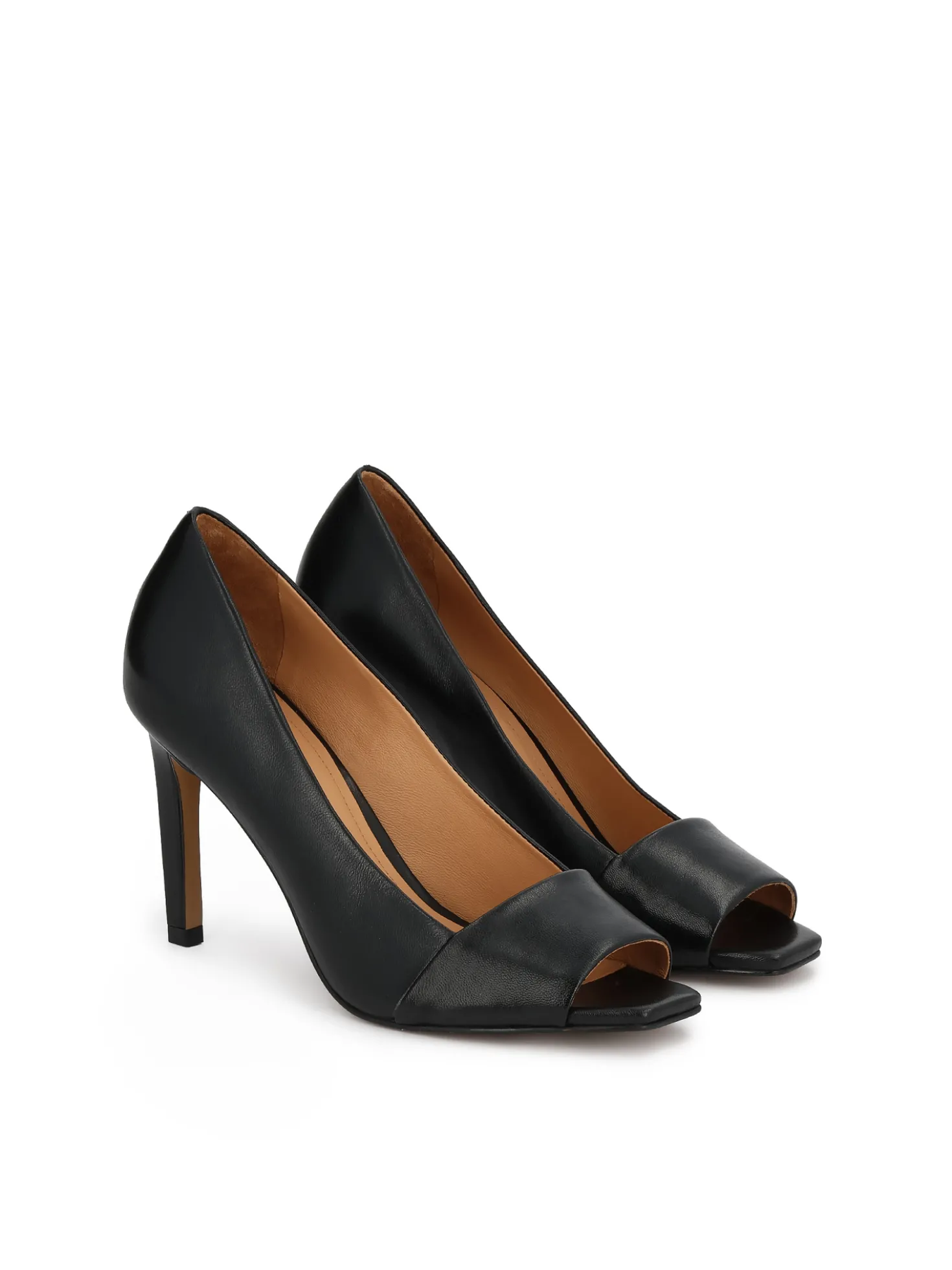 Czarne czółenka peep toe