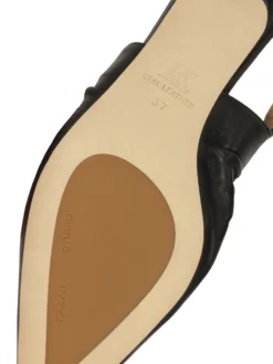 Czarne czółenka slingback z marszczoną cholewką