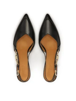 Czarne czółenka slingback z metalowym monogramem