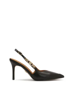 Czarne czółenka slingback z metalowym monogramem