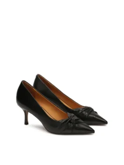 Czarne czółenka z przeplataną ozdobą