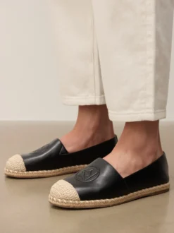 Czarne espadryle ze skóry naturalnej z jutowym noskiem i podeszwą