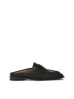 Czarne klapki w stylu loafersów
