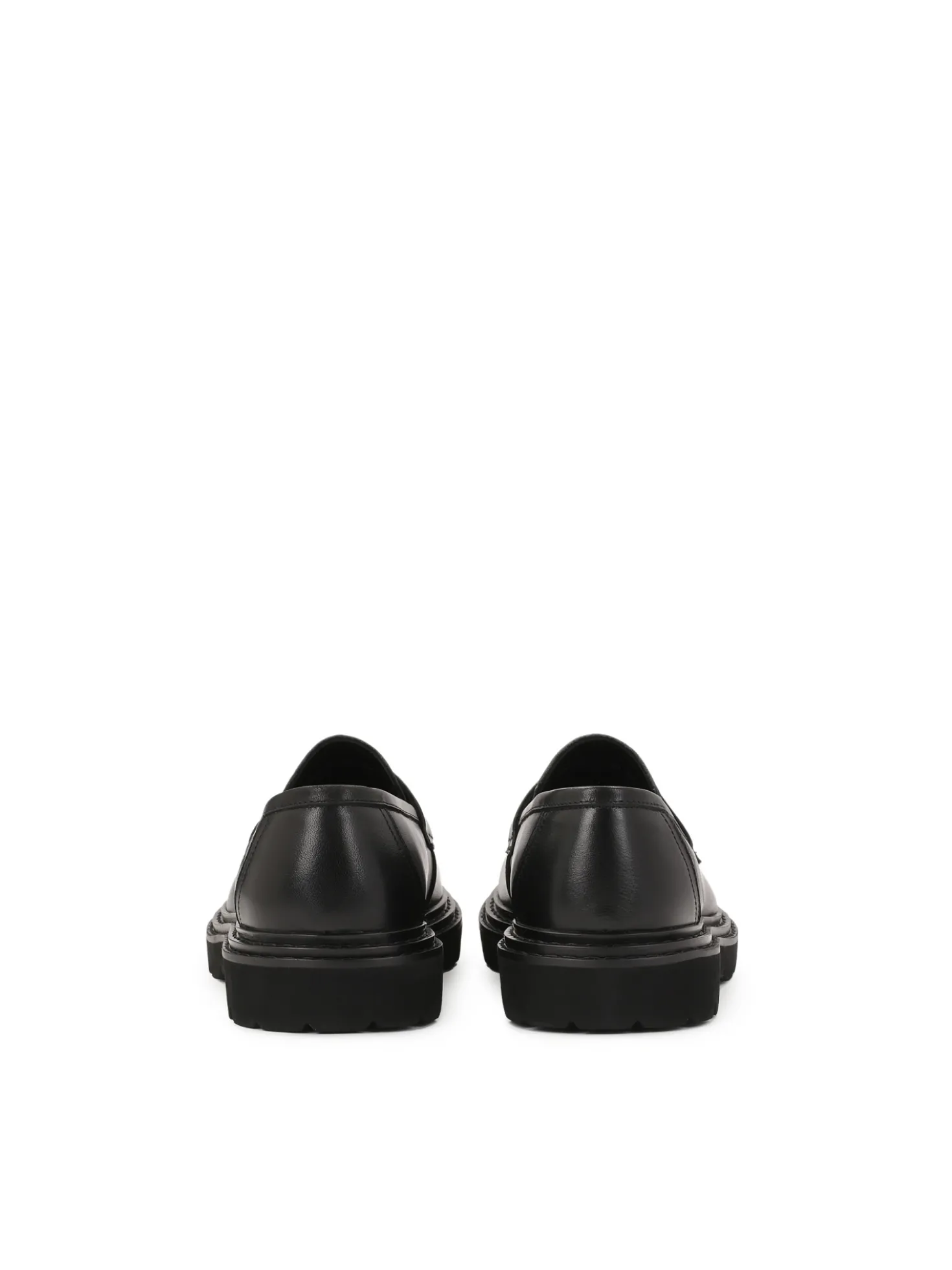 Czarne loafersy na grubszej podeszwie