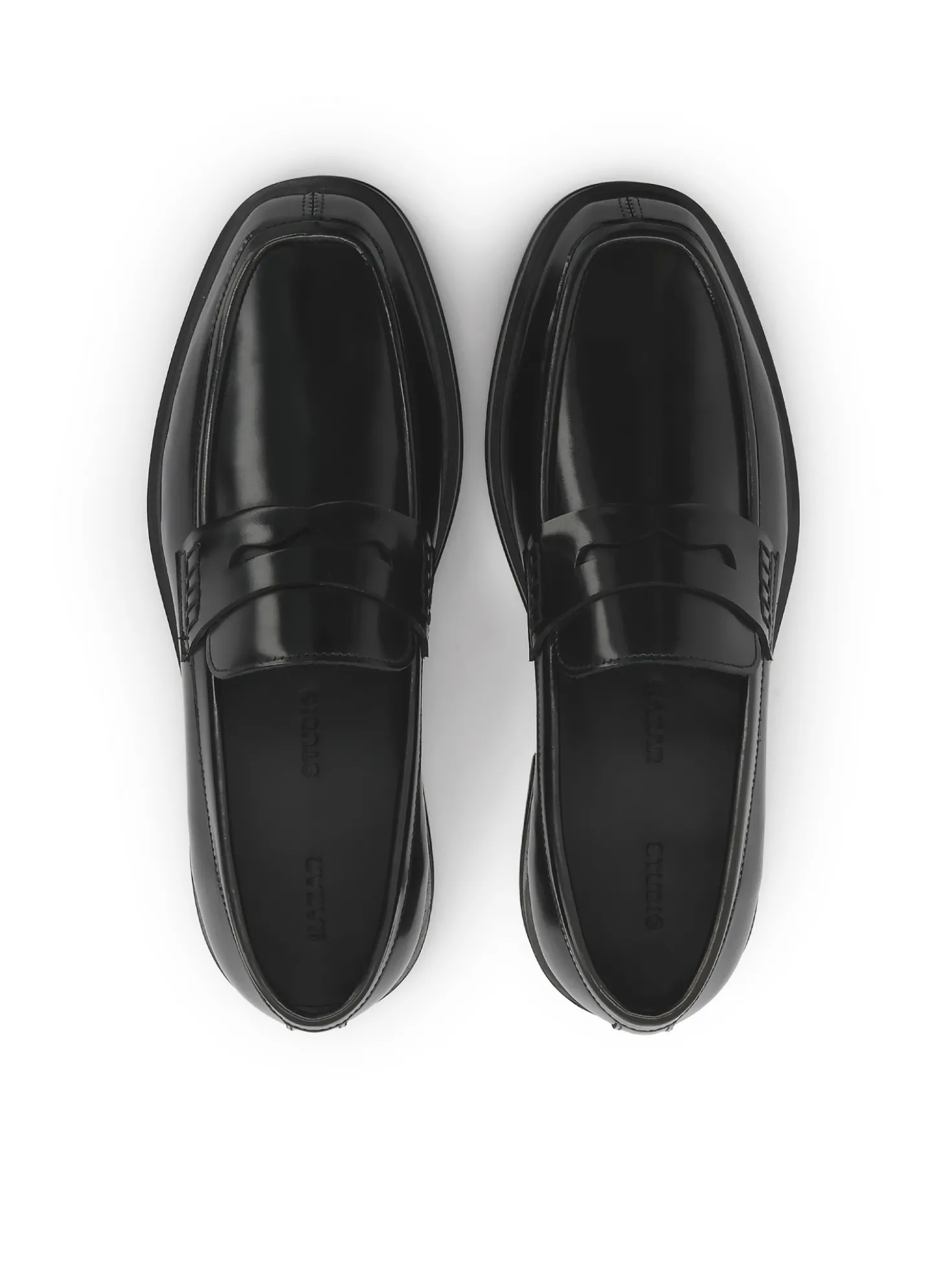 Czarne loafersy slip-on na wyższej podeszwie