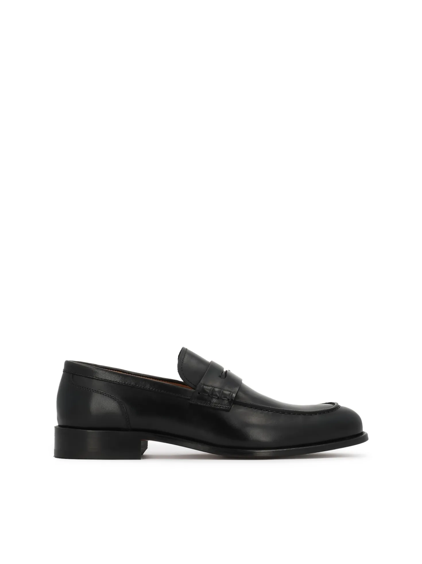 Czarne loafersy z kolekcji Limited Edition