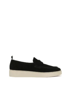 Czarne loafersy z logo osadzone na podeszwie typu sneakers