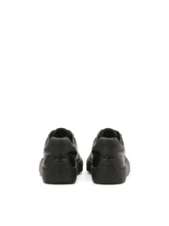 Czarne skórzane sneakersy z gumą na pięcie
