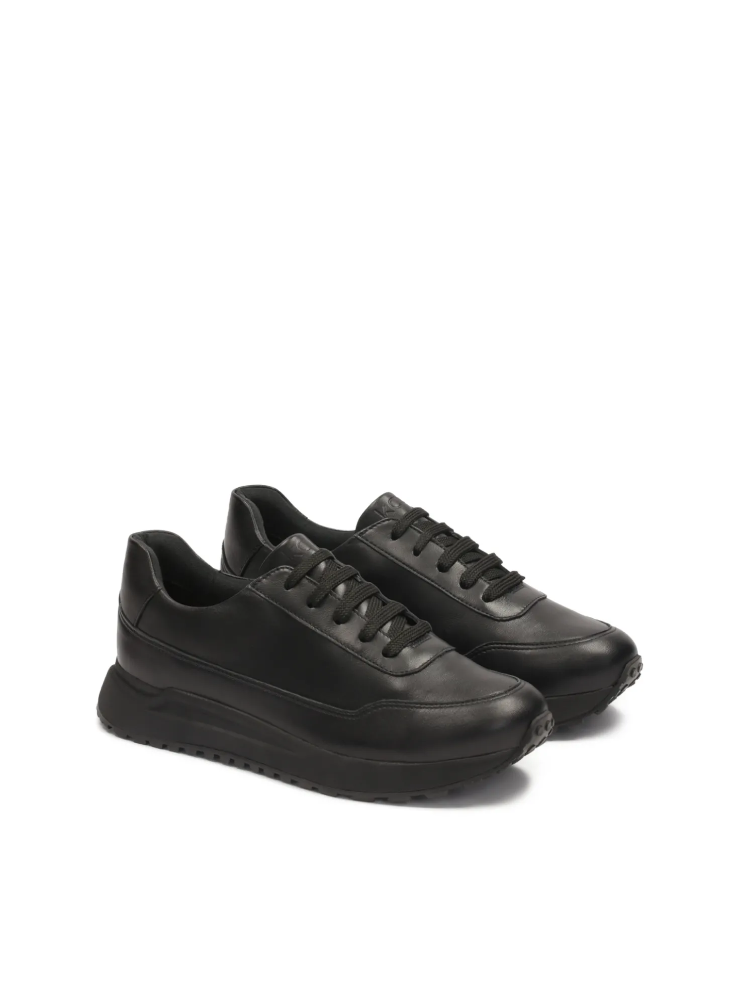 Czarne sneakersy damskie w minimalistycznym stylu