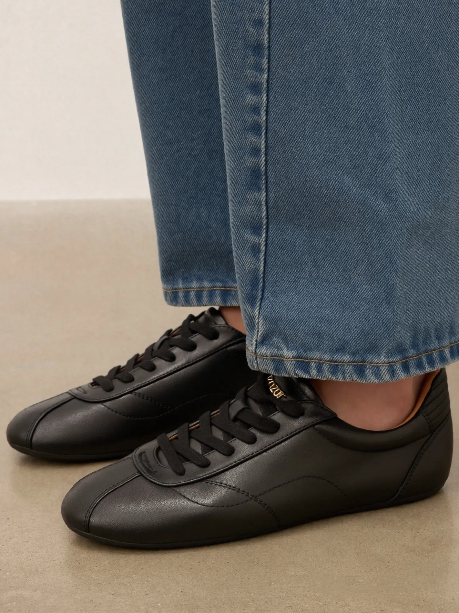 Czarne sneakersy z miękkiej skóry