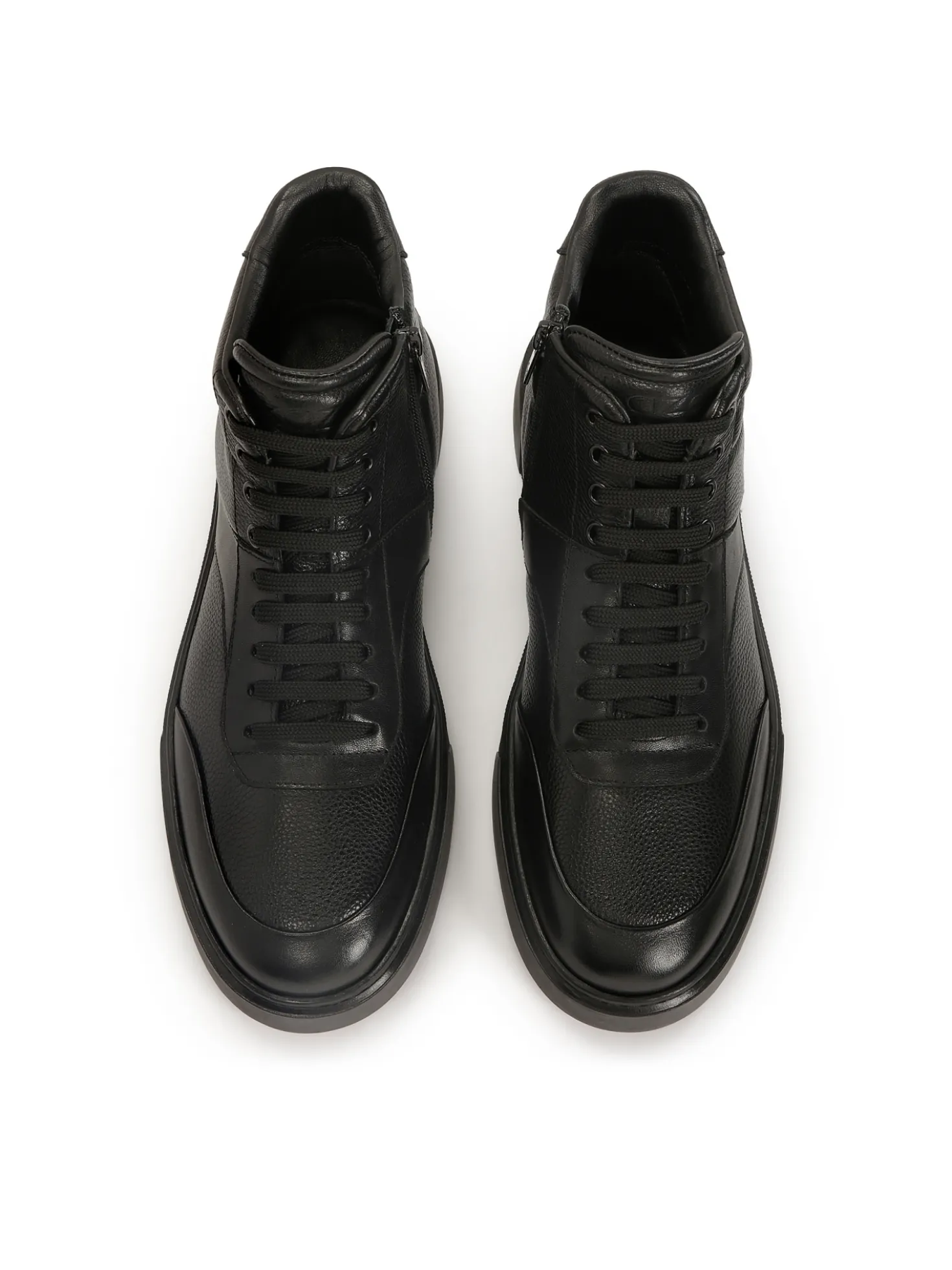 Czarne sneakersy z wysoką cholewką