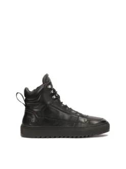 Czarne sneakersy z wysoką cholewką i sznurowaniem
