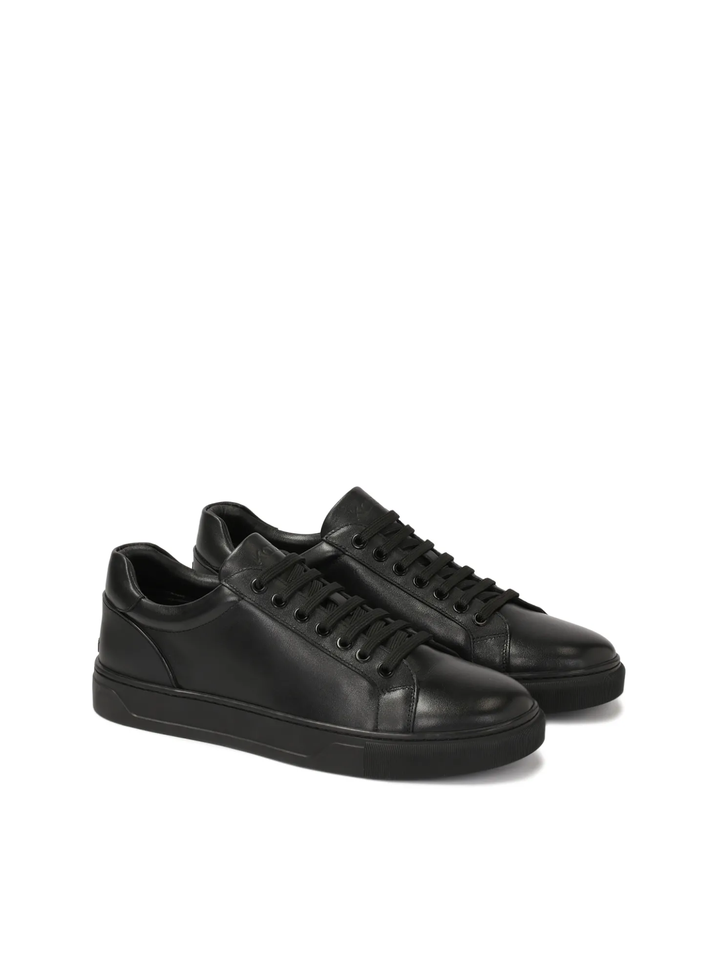 Czarne sznurowane sneakersy ze skóry