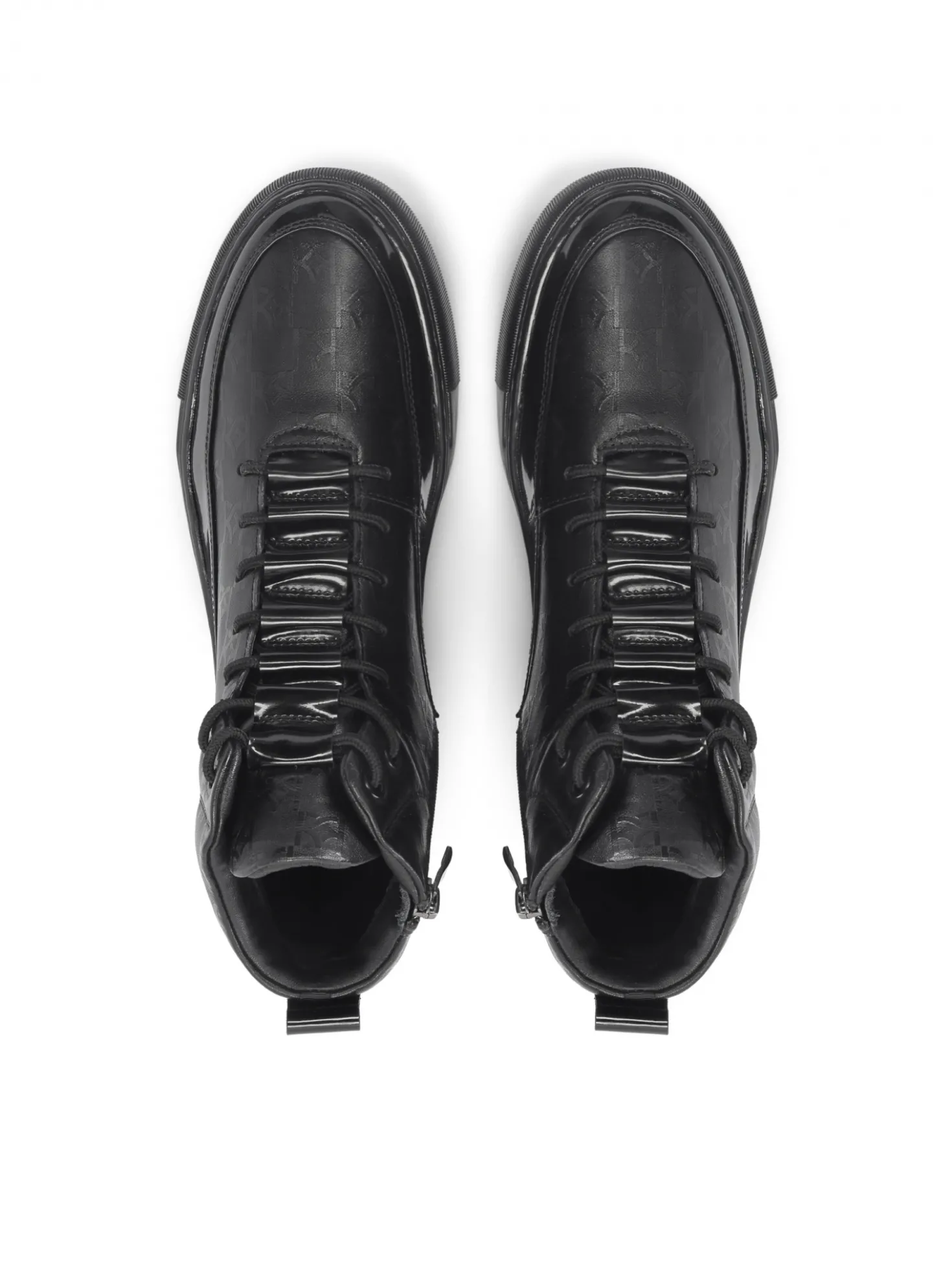 Czarne wysokie sneakersy męskie zdobione monogramami