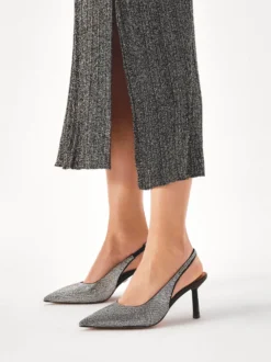 Czółenka slingback wysadzane srebrnymi kryształkami