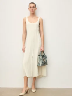 Czółenka slingback z jasnej skóry
