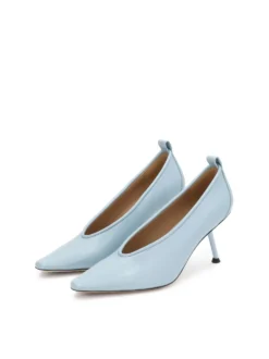 Czółenka w odcieniu baby blue na subtelnym obcasie