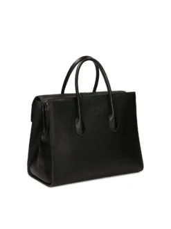 Elegancka czarna torebka w modowym stylu
