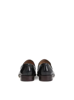 Eleganckie czarne loafersy męskie z metalową ozdobą