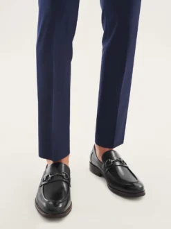 Eleganckie czarne loafersy męskie z metalową ozdobą