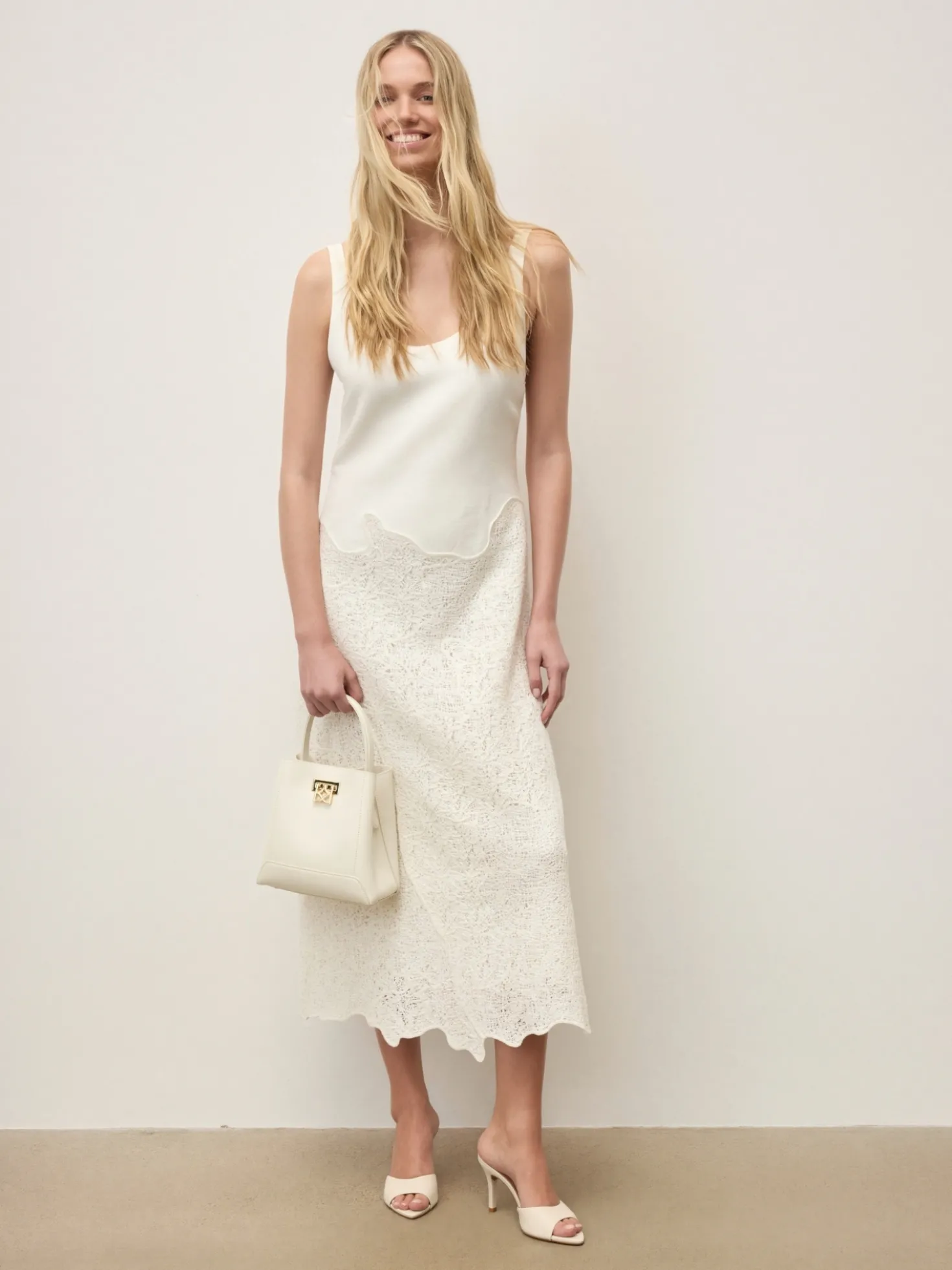 Eleganckie klapki na szpilce w kolorze off white