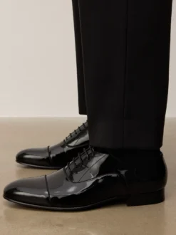 Eleganckie półbuty z lakierowanej skóry