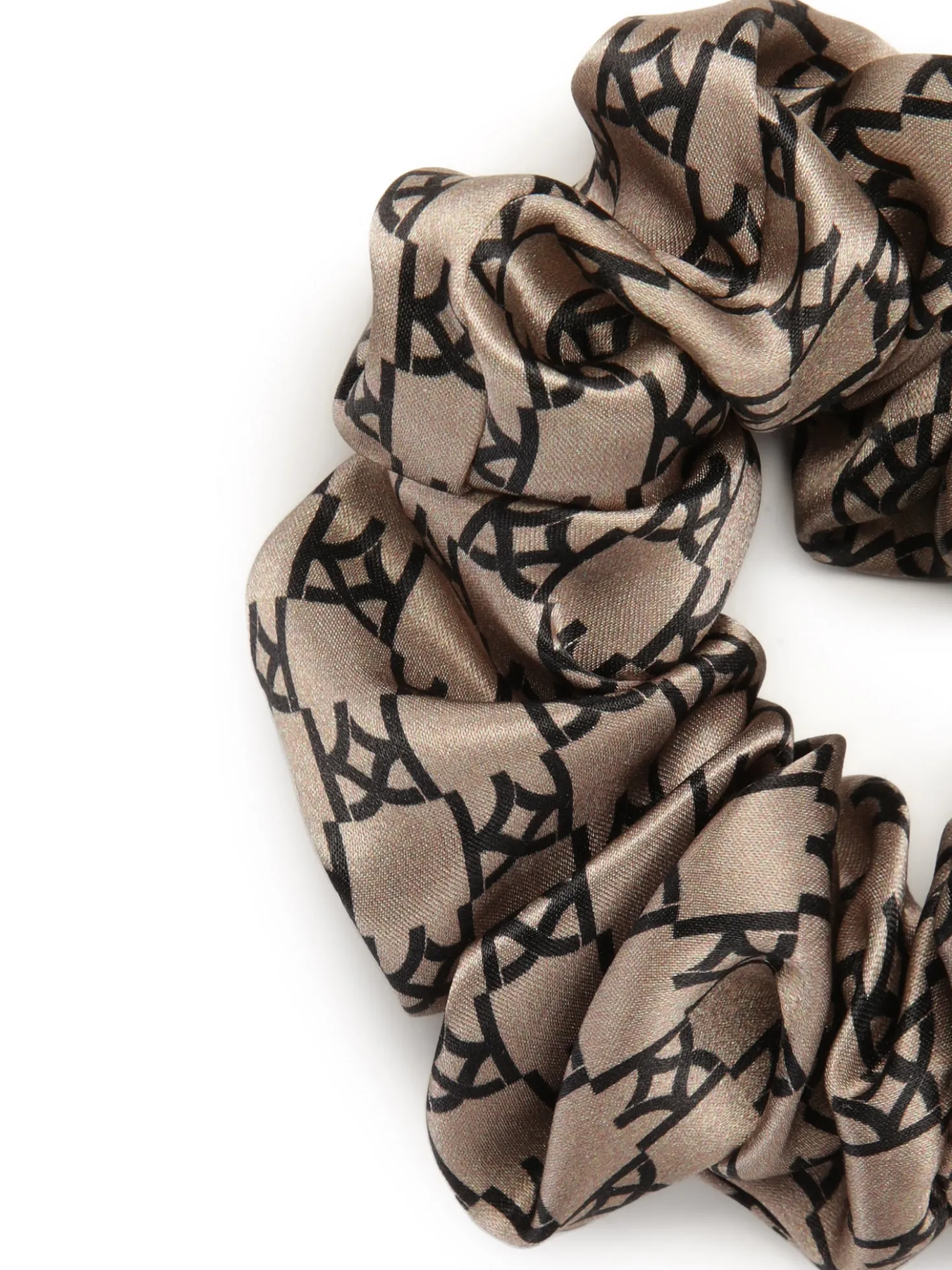 Eleganckie scrunchie do włosów z jedwabnej satyny