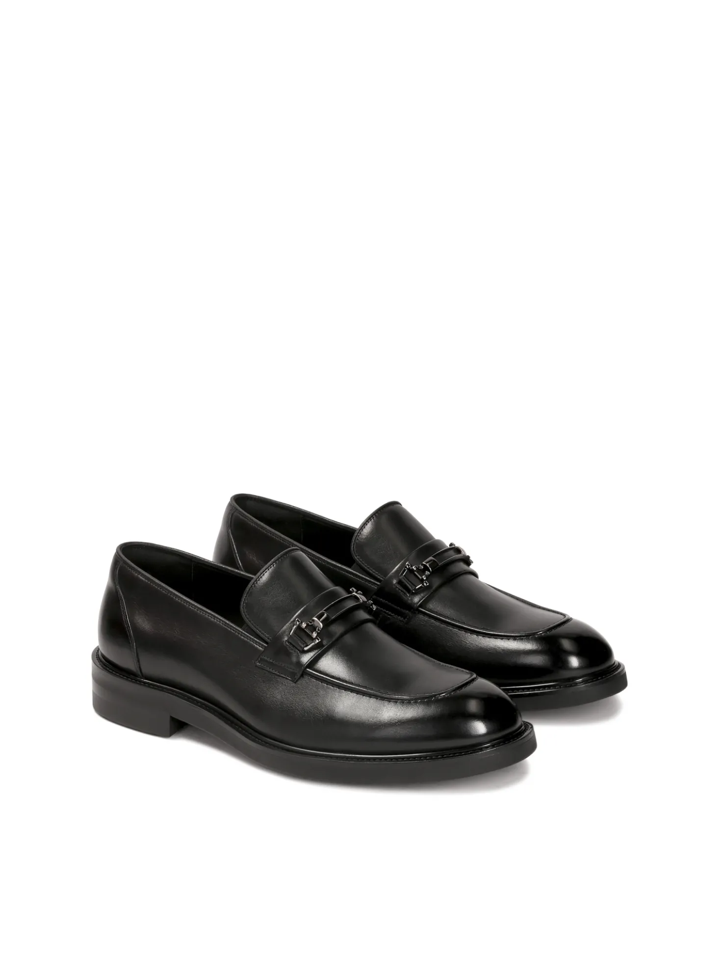 Eleganckie skórzane loafersy z klamrą