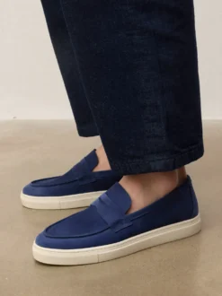 Granatowe półbuty slip on z zamszu
