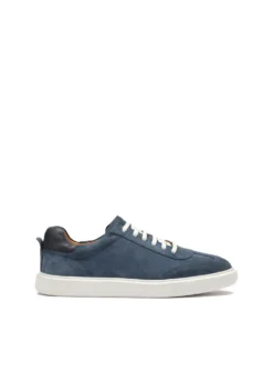 Granatowe sneakersy z zamszu na białej podeszwie