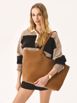 Jasnobrązowa tote bag z uchwytami na ramię