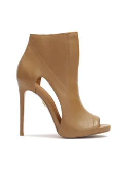 Jasnobrązowe botki peep toe z wycięciem w cholewce