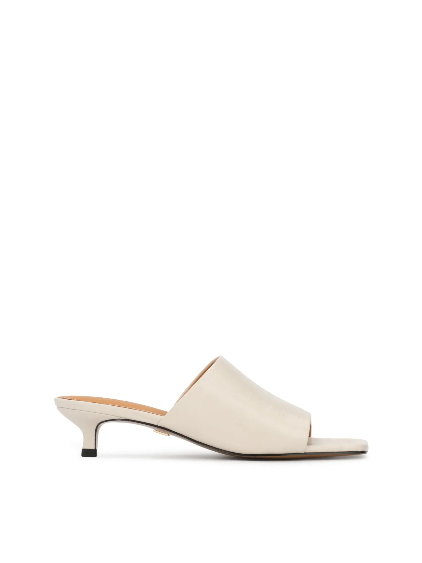 Klapki z tłoczonej skóry na obcasie kitten heels